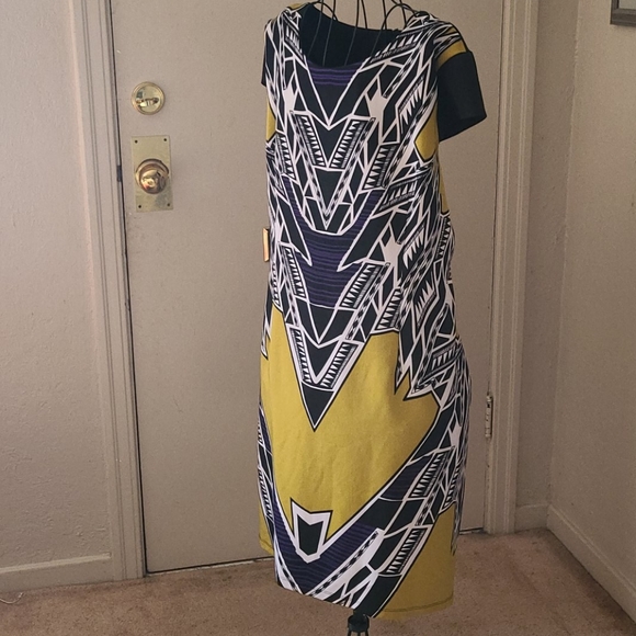 Dress - Picture 1 of 6